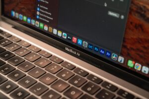 Update to MacOS 27: Is It Worth the Risk?